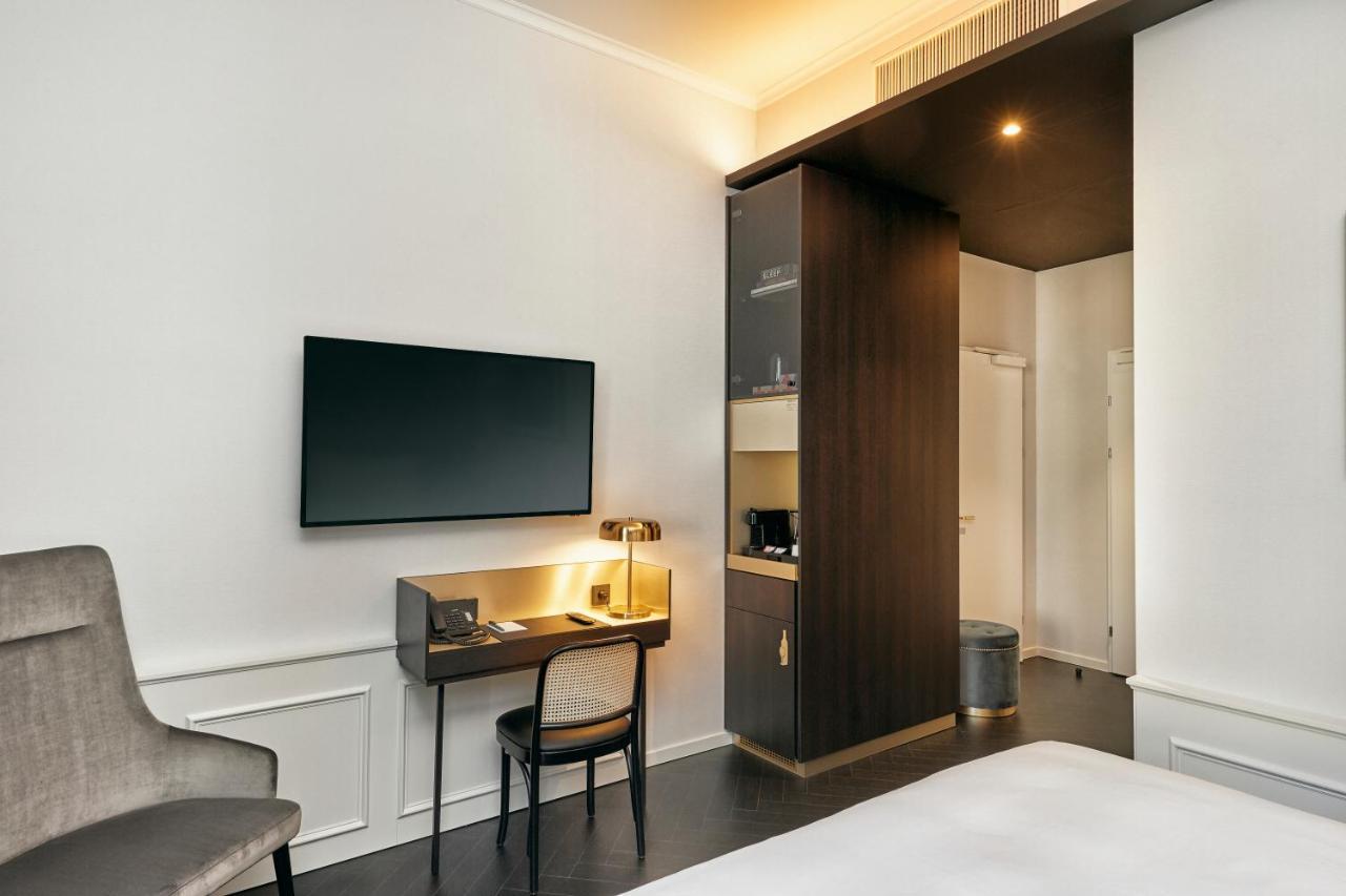 Hyperion Hotel Salzburgo Exterior foto A room at the hotel